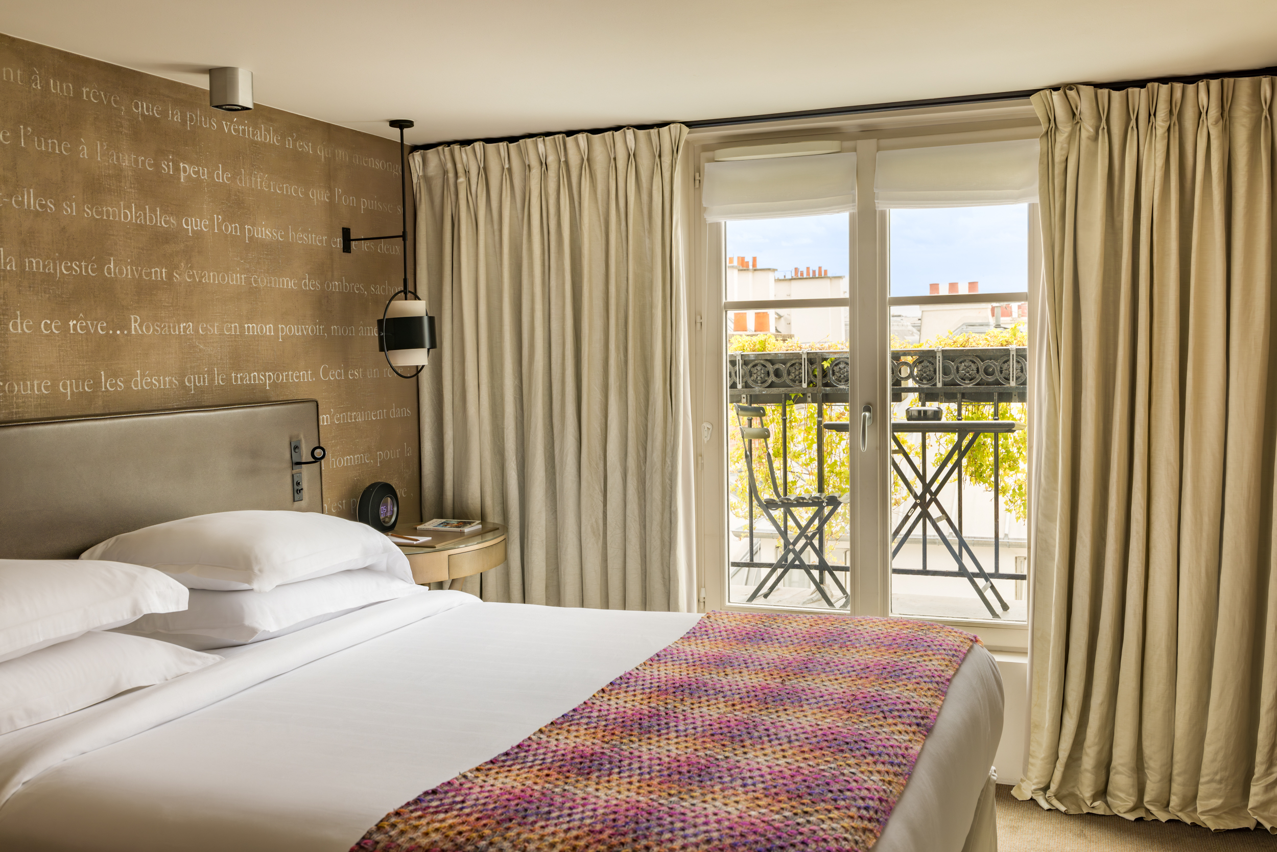 Le Pavillon des Lettres Hotel in Paris - A literary haven where Parisian elegance finds intellectual repose.