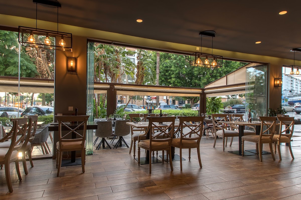 G Wine Bar and Grill