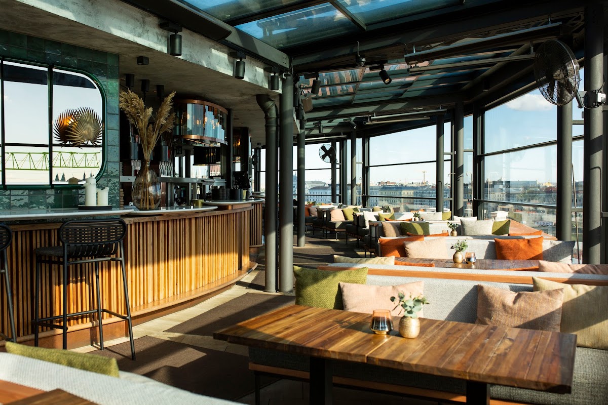 Leo Rooftop